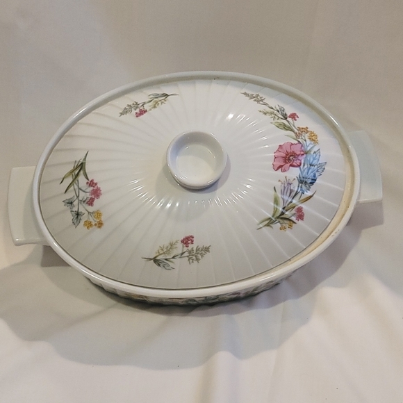 Vintage Heritage Porcelain Ovenware Casserole Dish - Picture 1 of 4